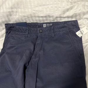 NWT Gap Men’s straight leg navy pants. 33x32